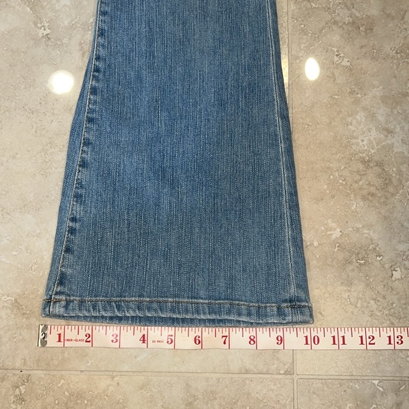 Guess Jeans; Melrose Flare. EUC. Size 29 with stretch. - Picture 12 of 13